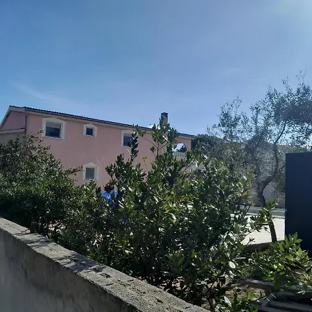 Caliente Apartments Vir A Exterior photo