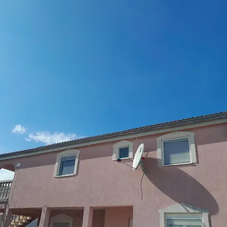 Caliente Apartments Vir A Exterior photo