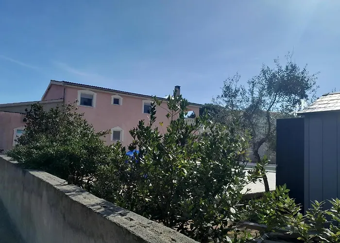 Caliente Apartments Vir A